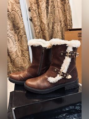 GBG Los Angeles Brown Faux-Fur Trim Buckle Mid-Calf Boots